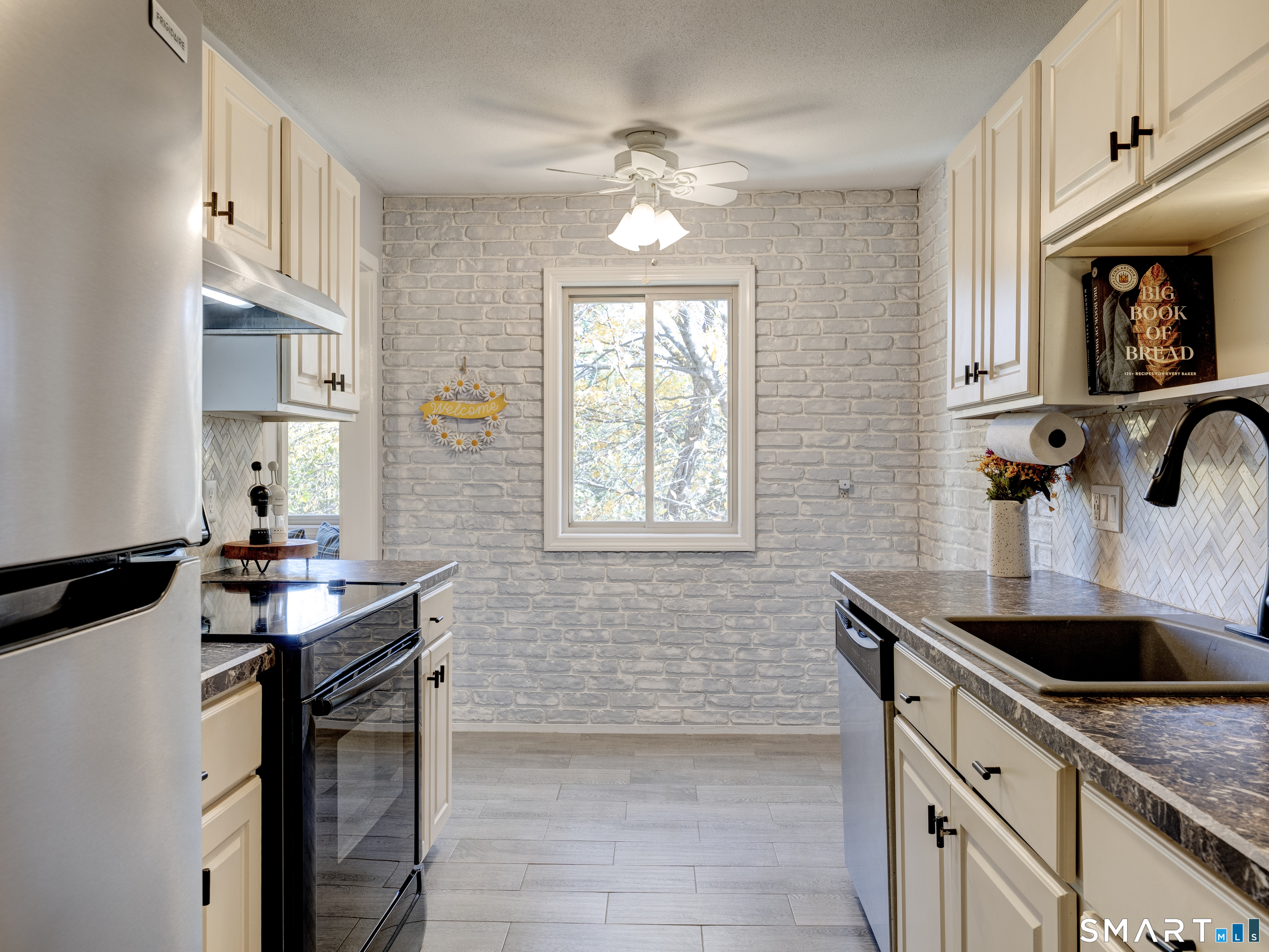 26 Forest Hill Drive Simsbury CT 06070