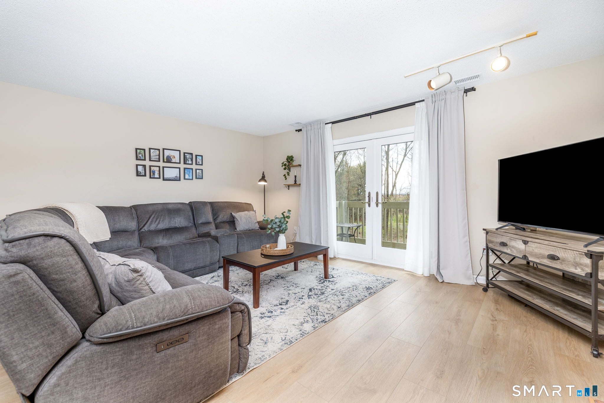 204 Summer Hill Drive South Windsor CT 06074