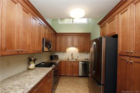 687B Heritage Village Southbury CT 06488