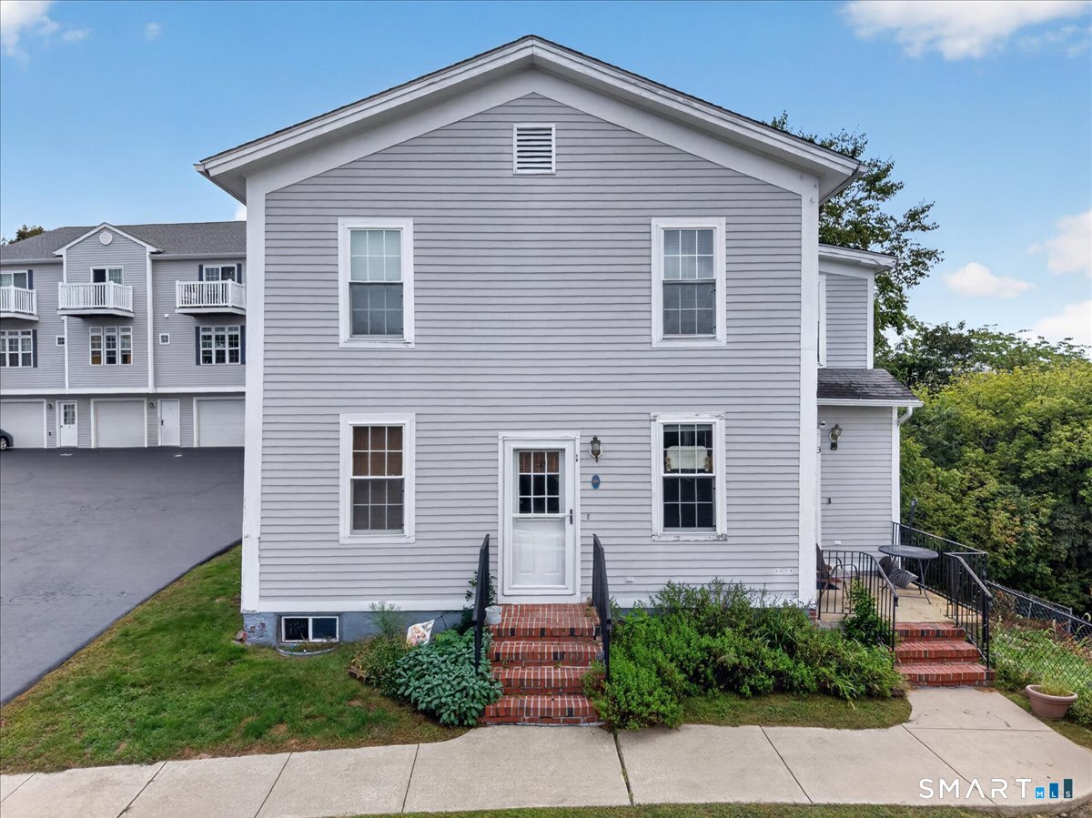 1 Harbor View Lane Norwich CT 06360
