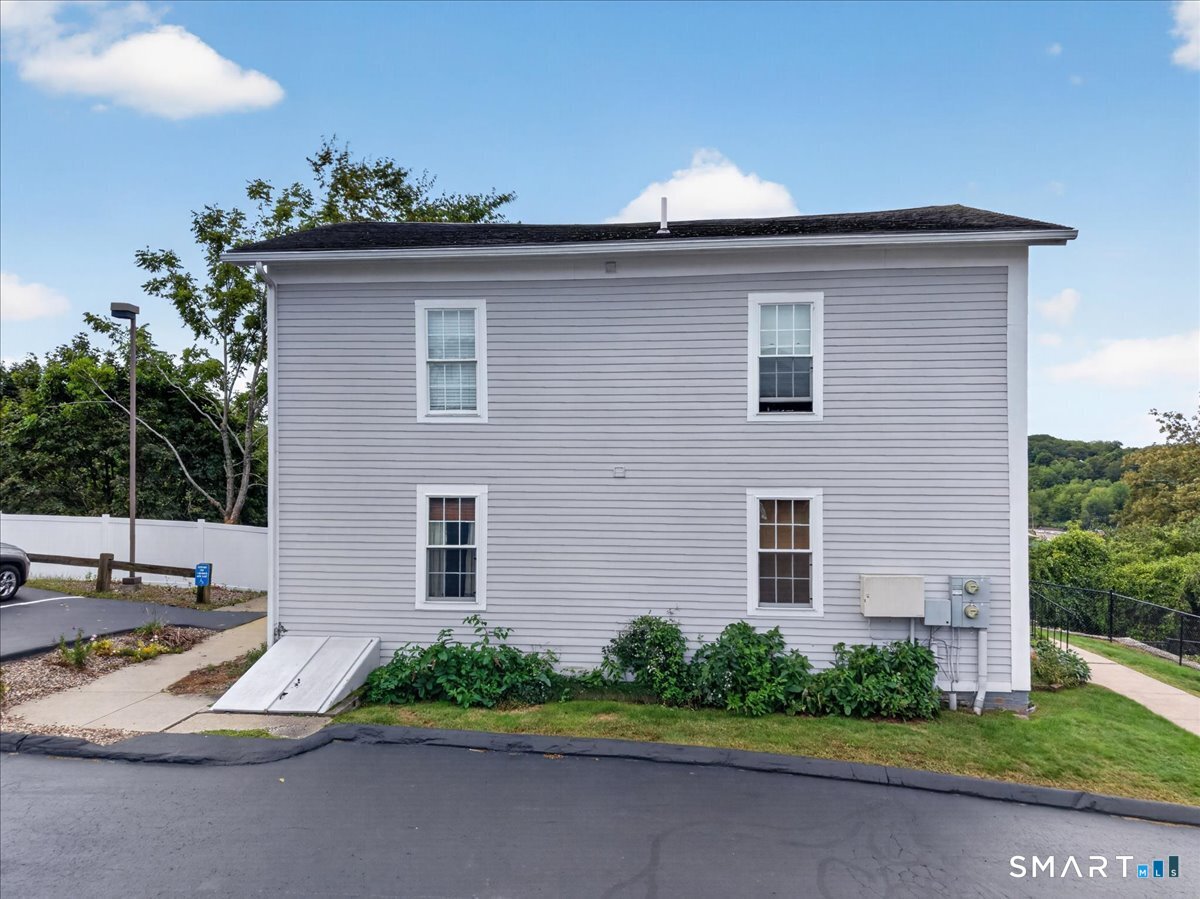 1 Harbor View Lane Norwich CT 06360