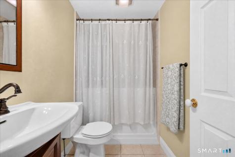 1 Harbor View Lane Norwich CT 06360