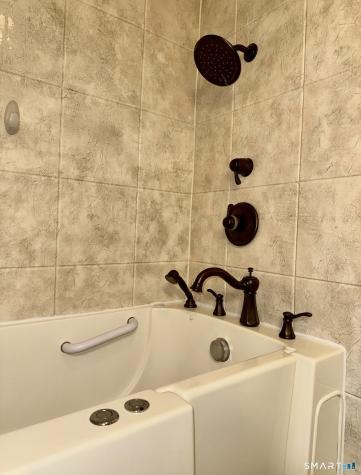 1 Harbor View Lane Norwich CT 06360