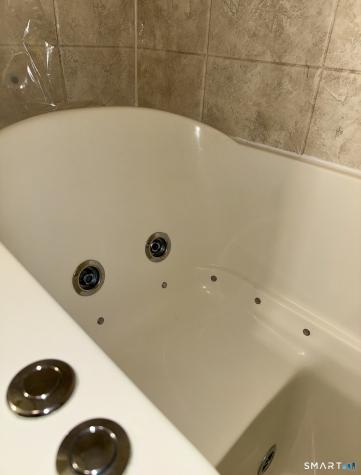 1 Harbor View Lane Norwich CT 06360