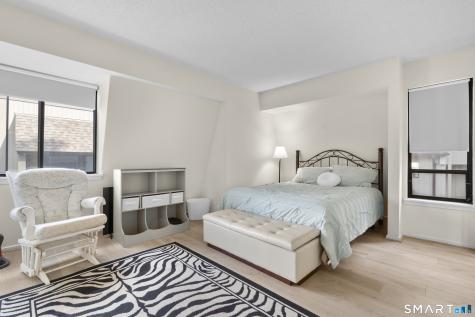 14 Great Meadow Lane Farmington CT 06001