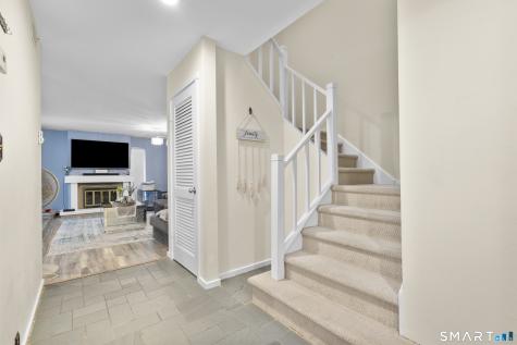 14 Great Meadow Lane Farmington CT 06001