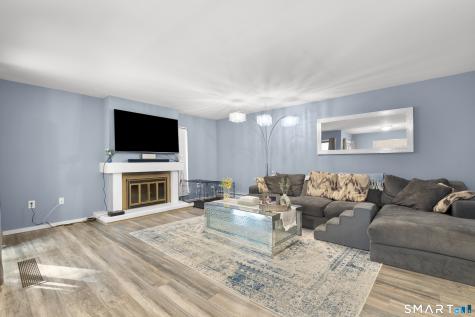 14 Great Meadow Lane Farmington CT 06001