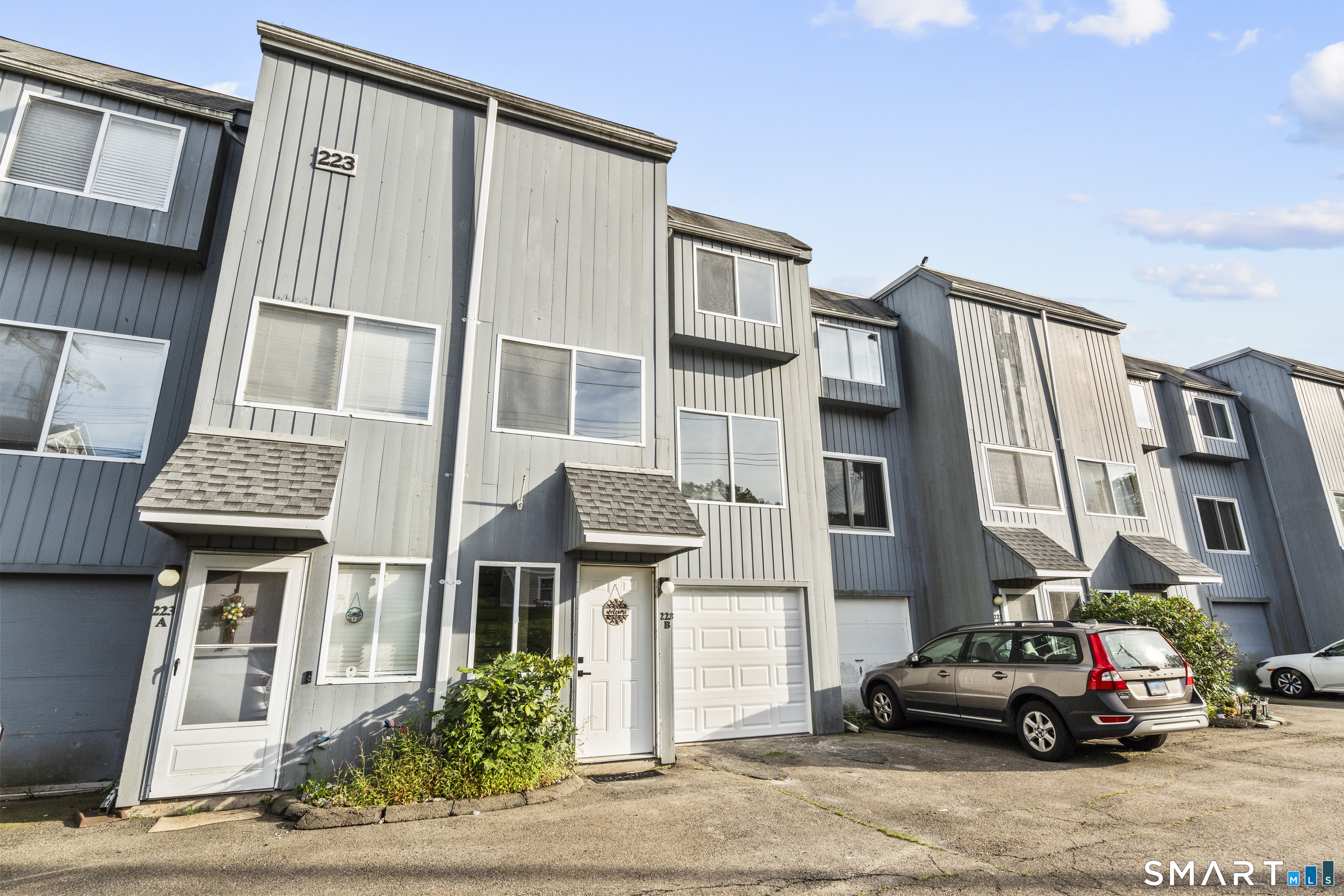 223 Thompson Street East Haven CT 06513