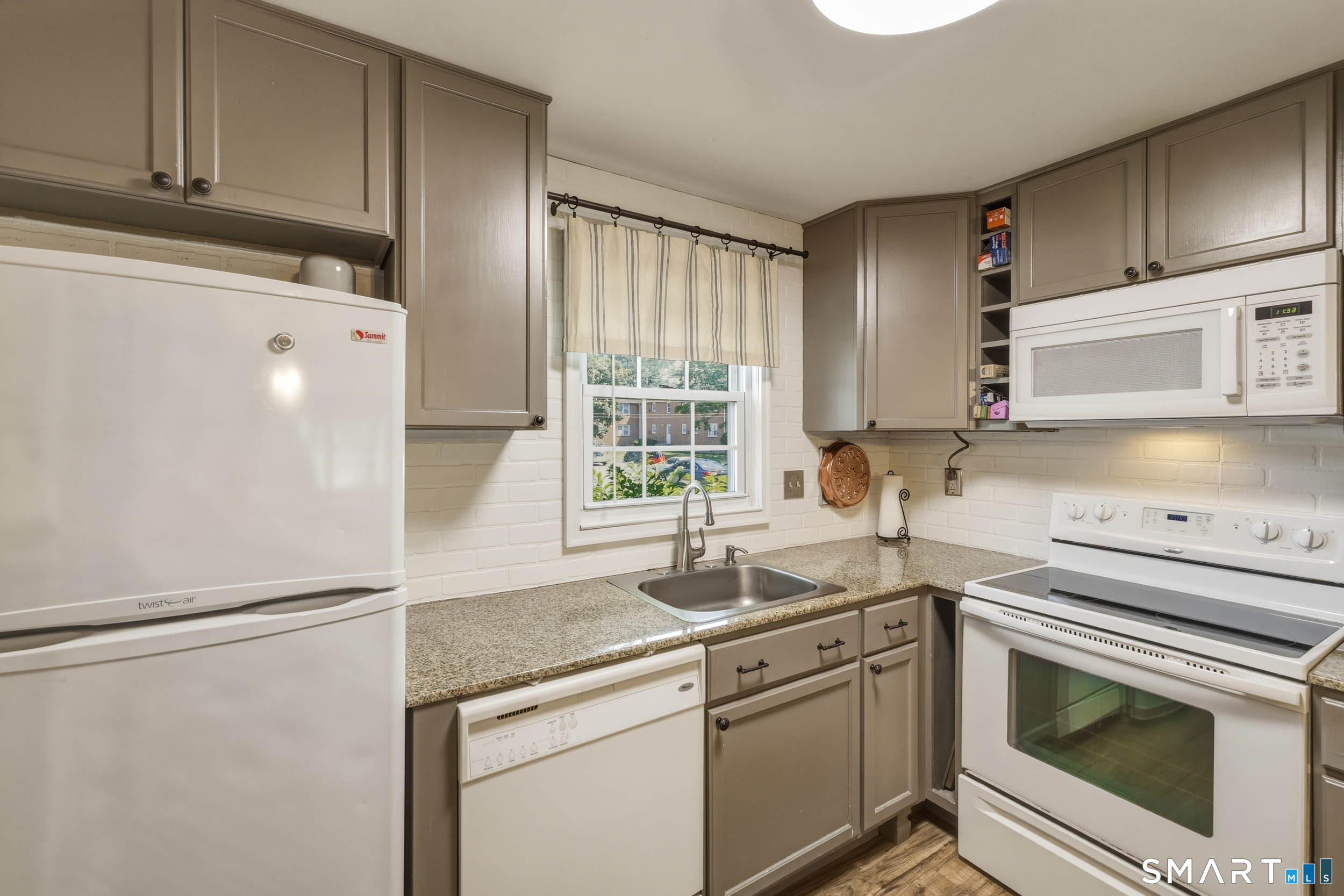 9 Grandview Drive Farmington CT 06032