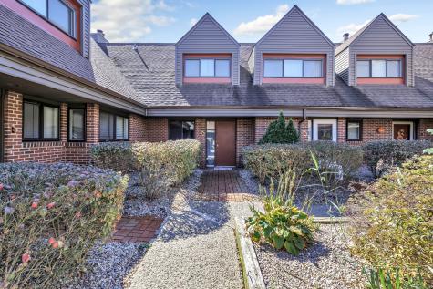 22 Montoya Drive Branford CT 06405