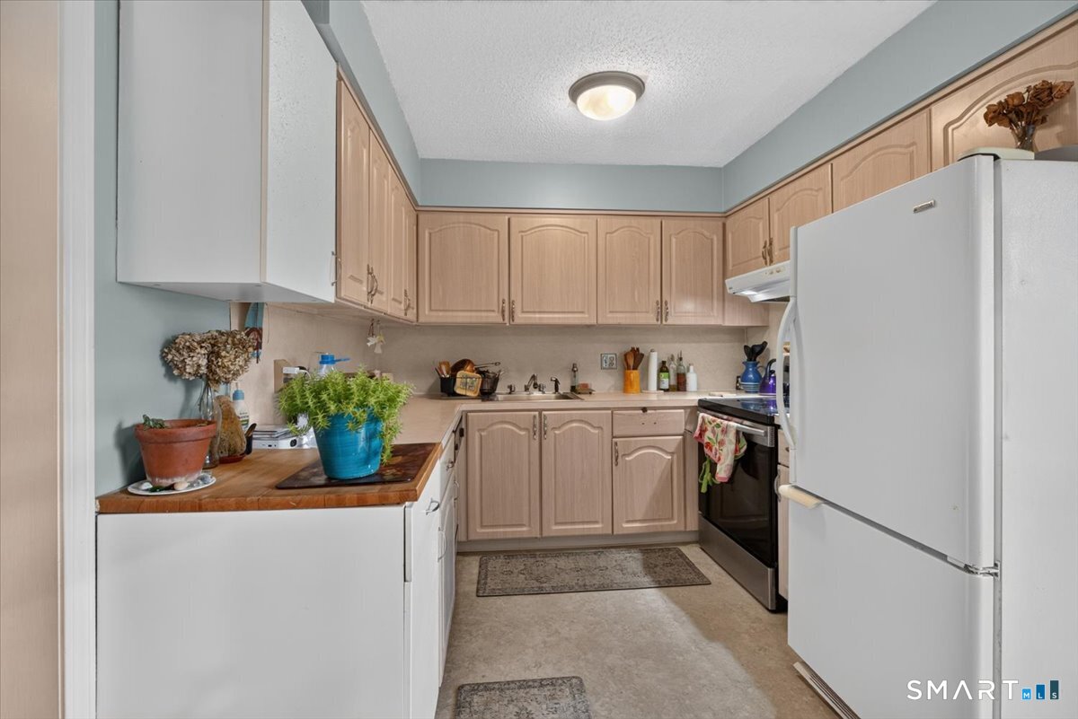 42 Surrey Lane Torrington CT 06790