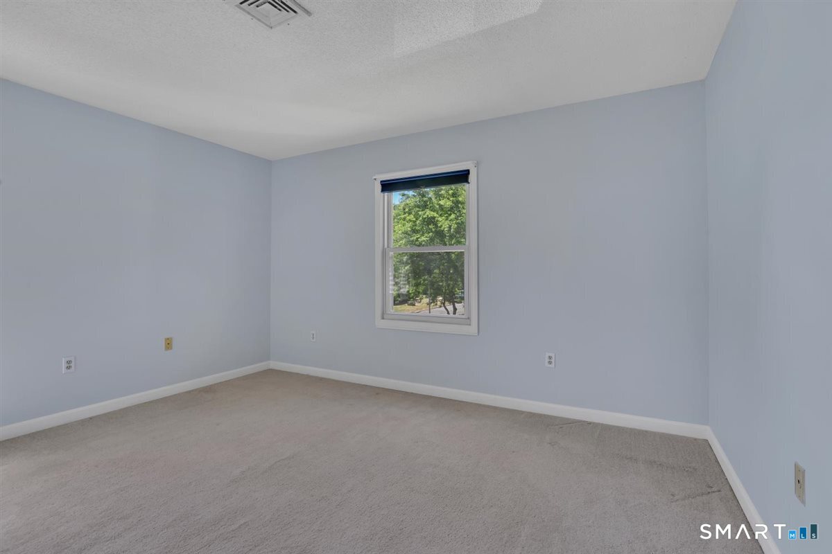 204 Ashmead Commons Enfield CT 06082