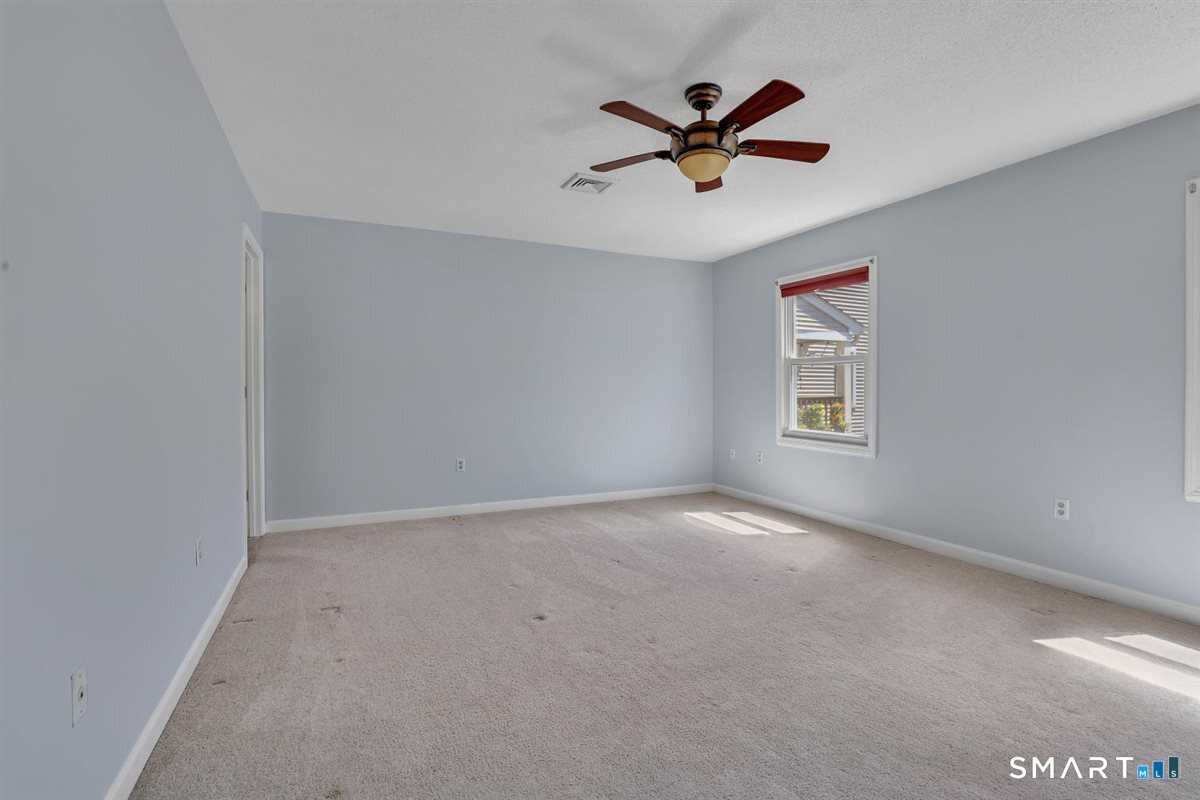 204 Ashmead Commons Enfield CT 06082