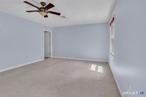 204 Ashmead Commons Enfield CT 06082