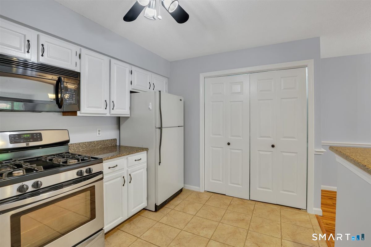 204 Ashmead Commons Enfield CT 06082