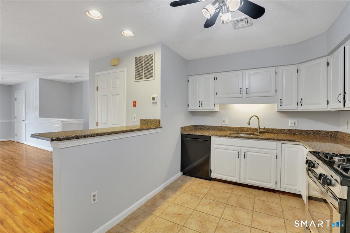 204 Ashmead Commons Enfield CT 06082