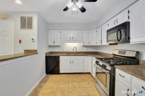 204 Ashmead Commons Enfield CT 06082