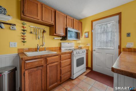 78 Corey Lane East Lyme CT 06357