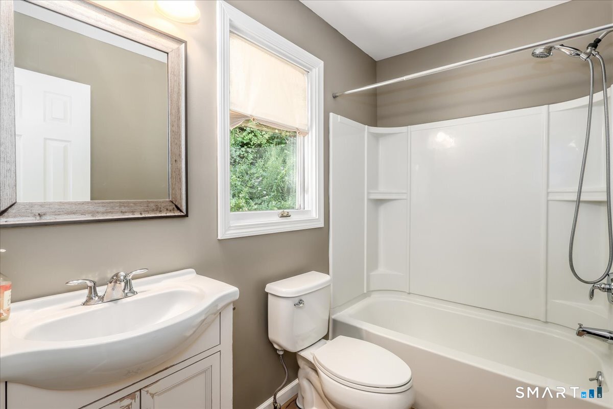 52 Twin Oaks New Milford CT 06776