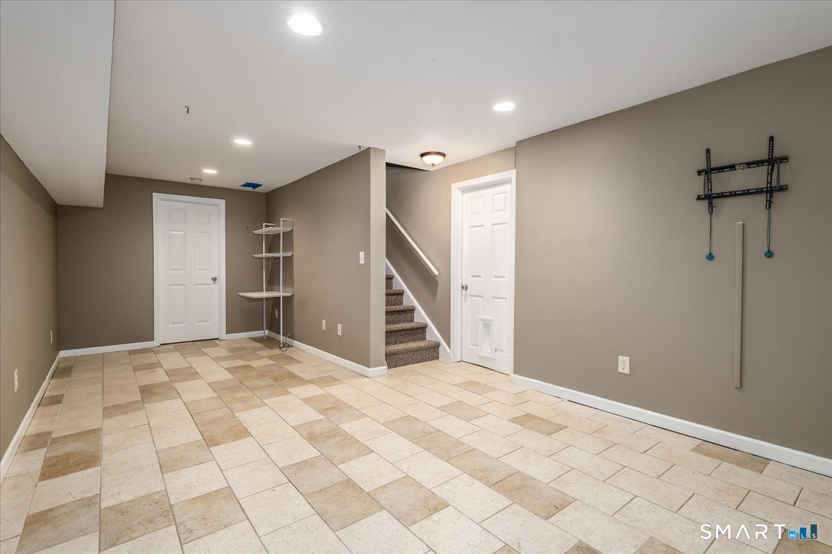 52 Twin Oaks New Milford CT 06776