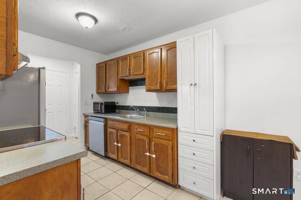 6 Walnut Lane Brookfield CT 06804