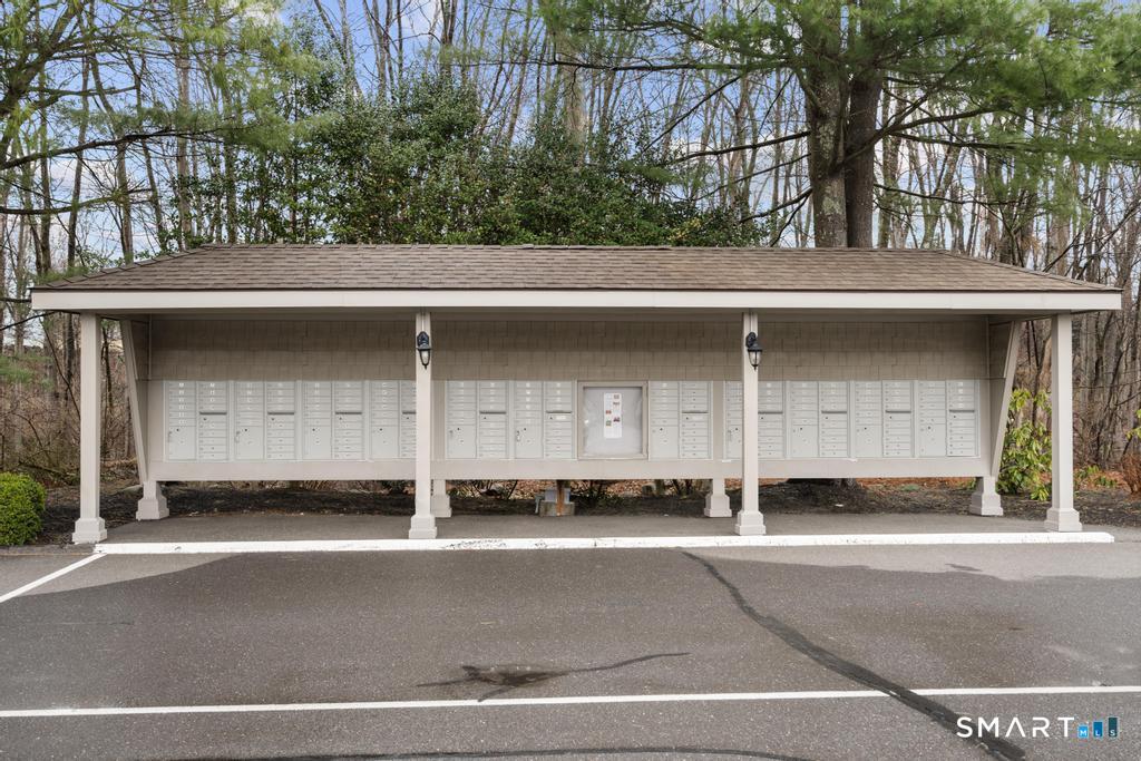 6 Walnut Lane Brookfield CT 06804