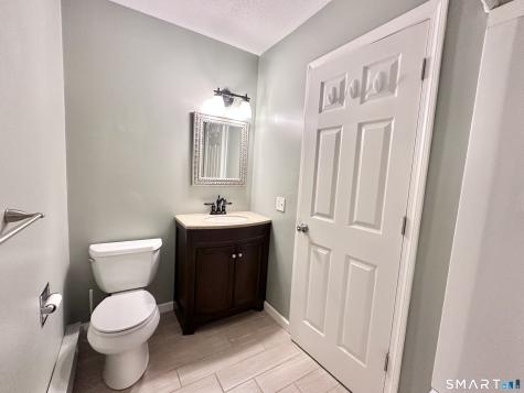33 Pilgrim Harbor Wallingford CT 06492