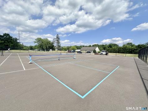 33 Pilgrim Harbor Wallingford CT 06492