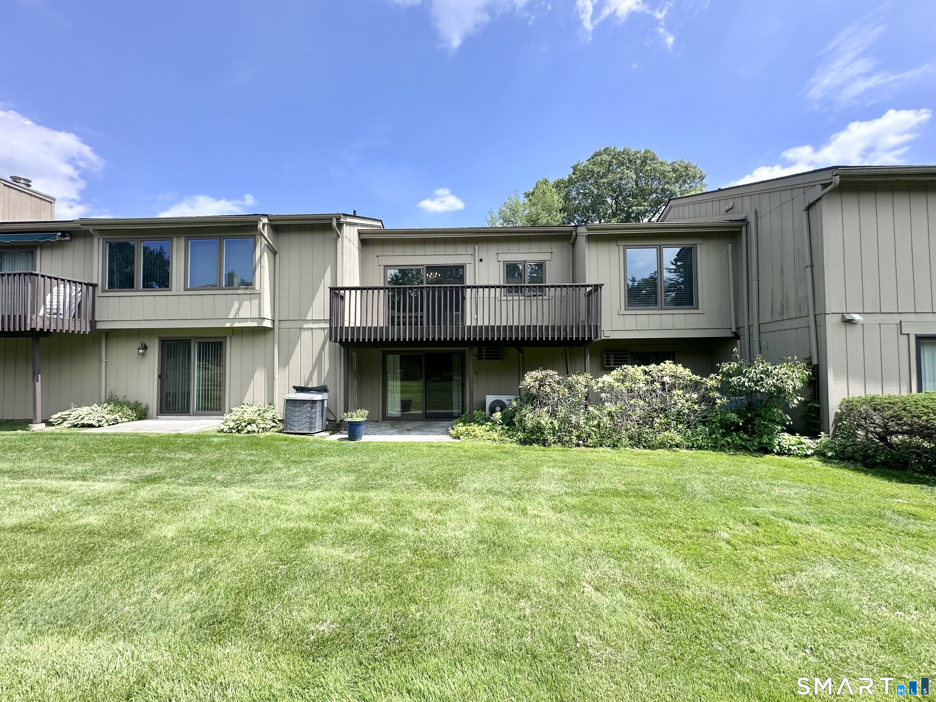33 Pilgrim Harbor Wallingford CT 06492