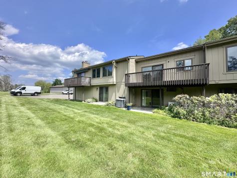 33 Pilgrim Harbor Wallingford CT 06492