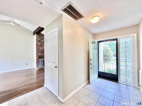 33 Pilgrim Harbor Wallingford CT 06492
