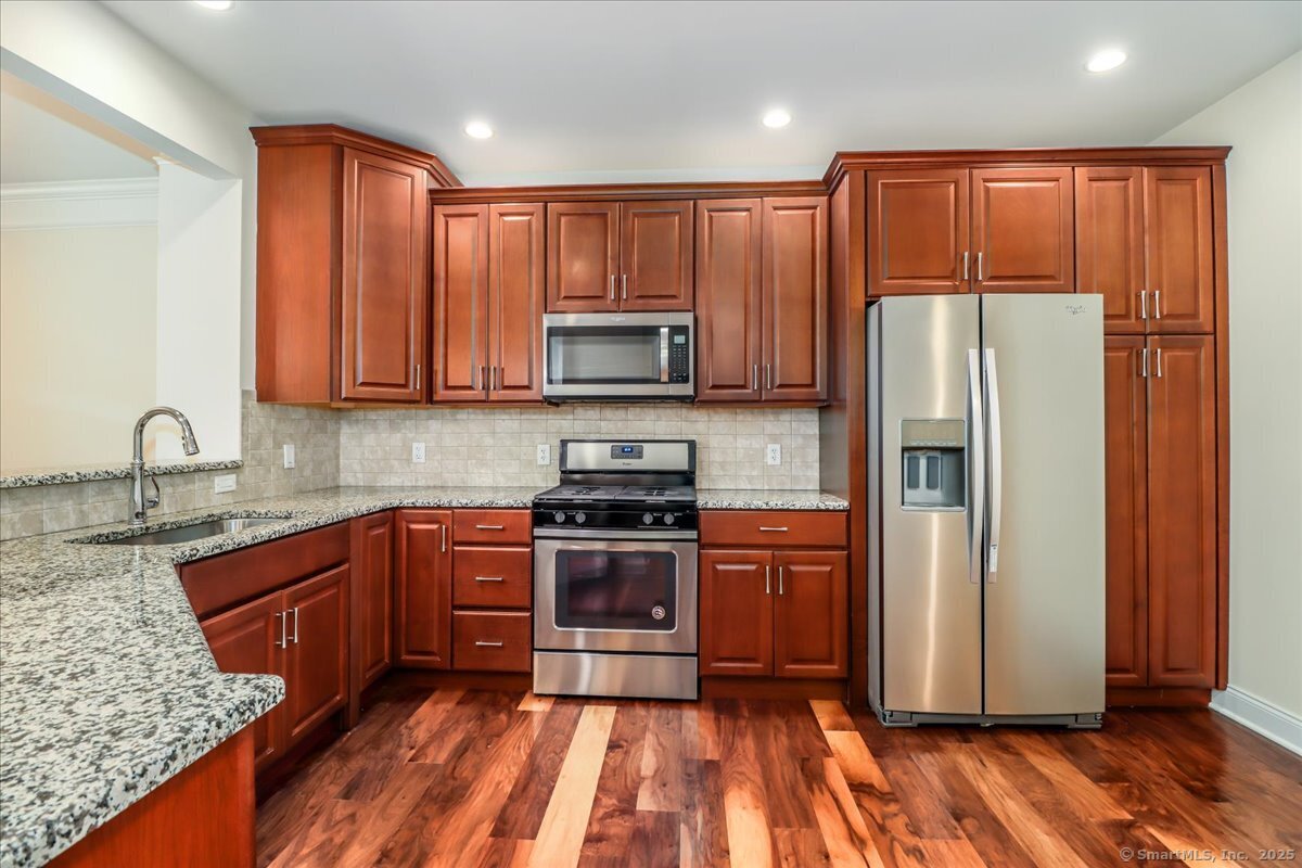 603 Brookside Court Newtown CT 06470