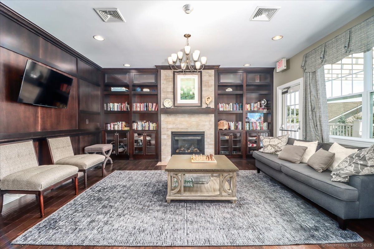 603 Brookside Court Newtown CT 06470