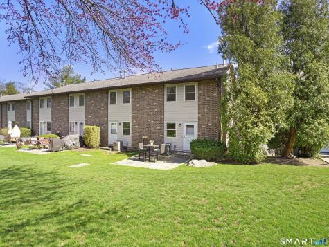 368 Knapps Highway Fairfield CT 06824