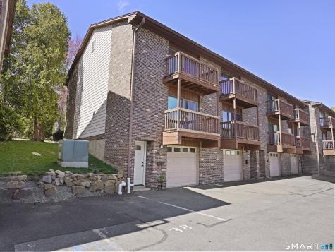 368 Knapps Highway Fairfield CT 06824