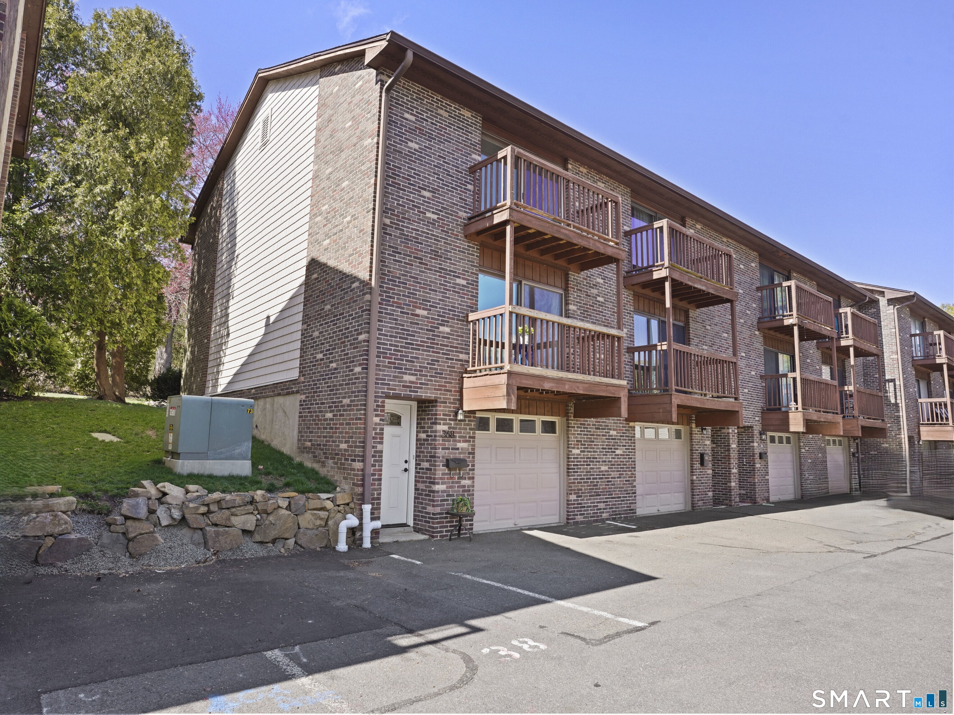 368 Knapps Highway Fairfield CT 06824
