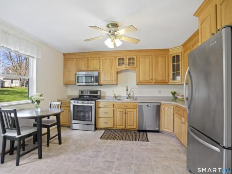 368 Knapps Highway Fairfield CT 06824