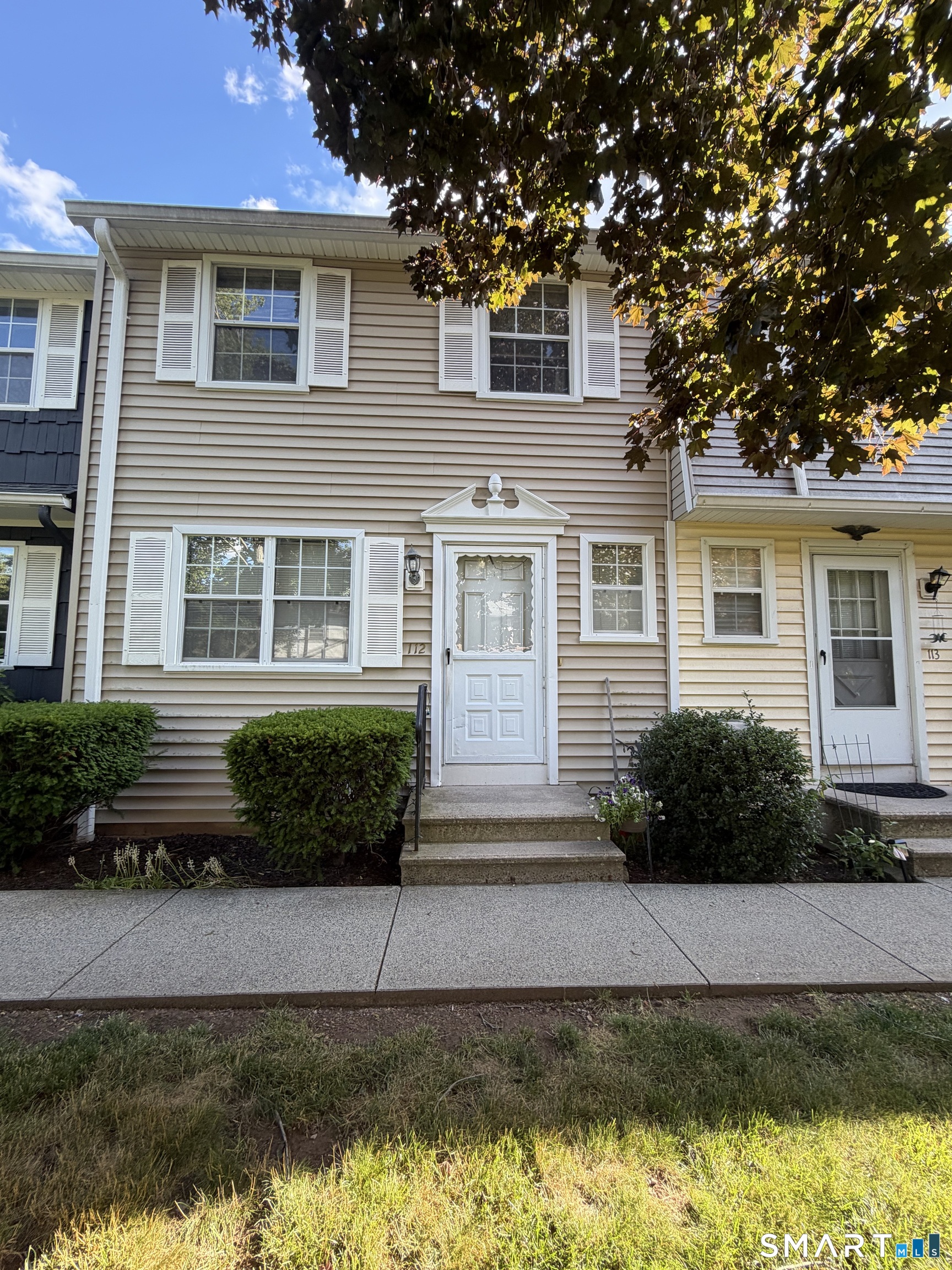 112 East Gate Lane Hamden CT 06514