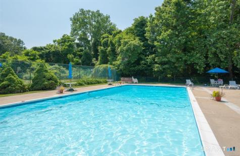 112 East Gate Lane Hamden CT 06514