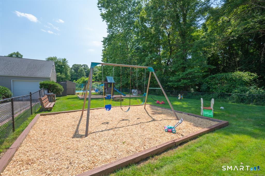 112 East Gate Lane Hamden CT 06514