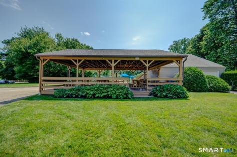 112 East Gate Lane Hamden CT 06514