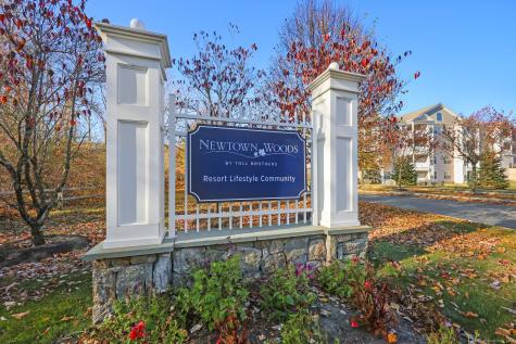 1227 Brookside Court Newtown CT 06470