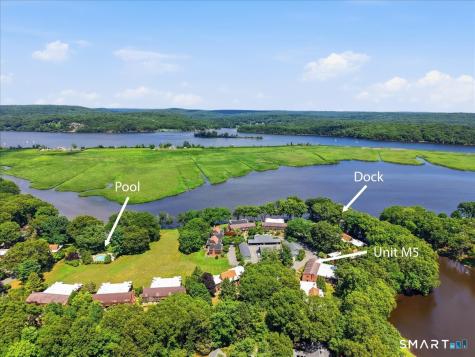 85 River Road Essex CT 06426