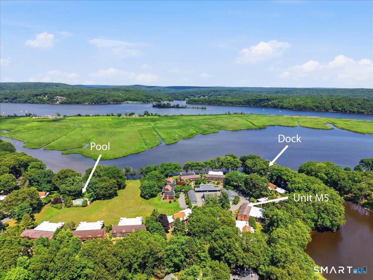85 River Road Essex CT 06426