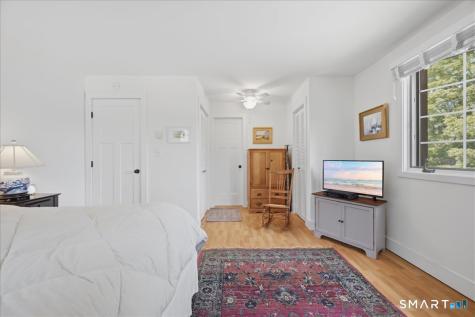 85 River Road Essex CT 06426