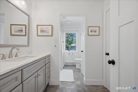 85 River Road Essex CT 06426