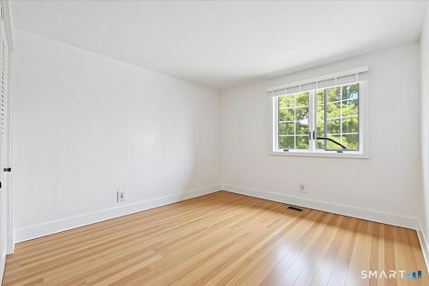 85 River Road Essex CT 06426