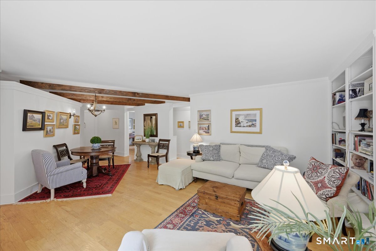 85 River Road Essex CT 06426