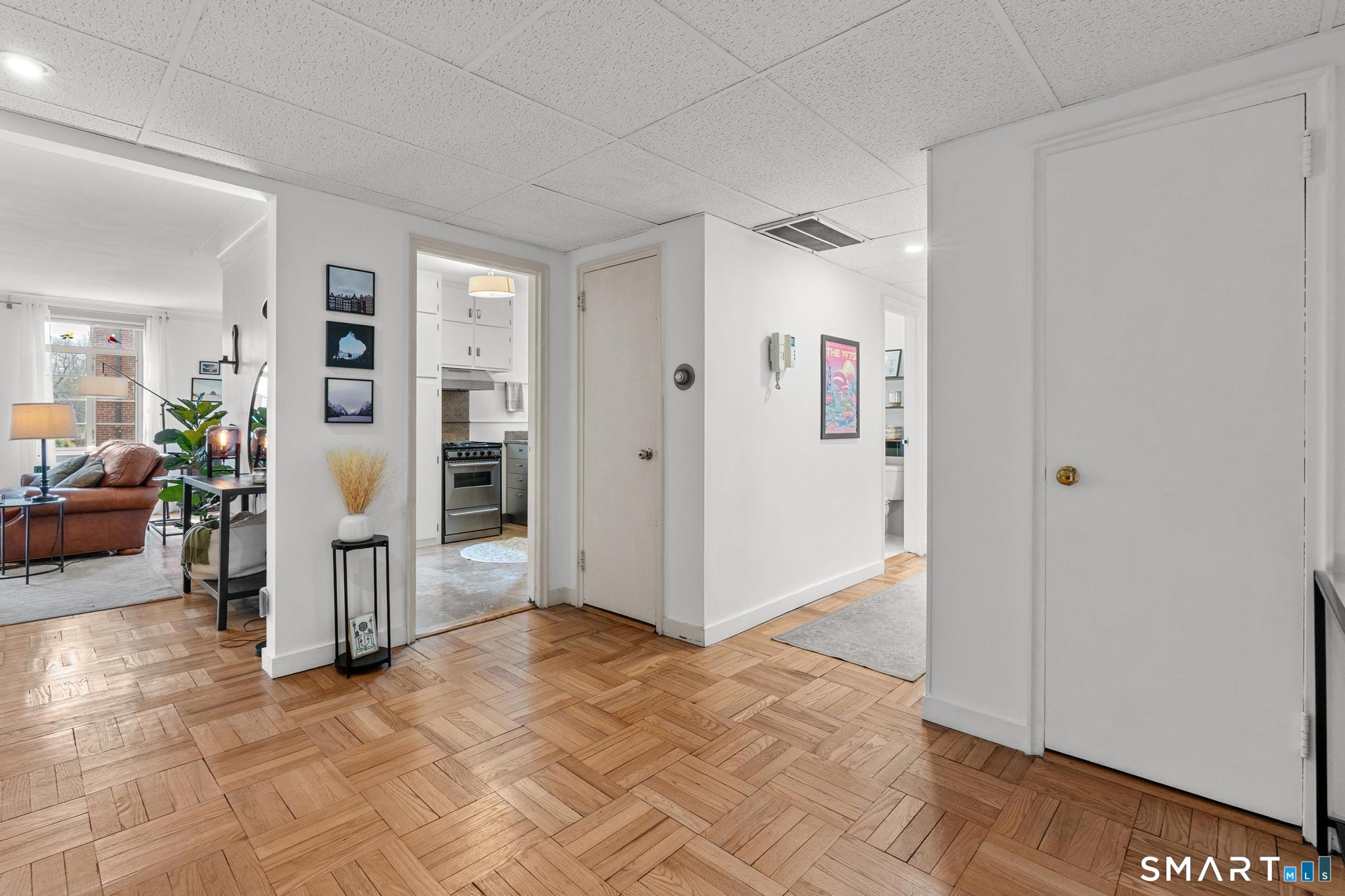 869 Farmington Avenue West Hartford CT 06119