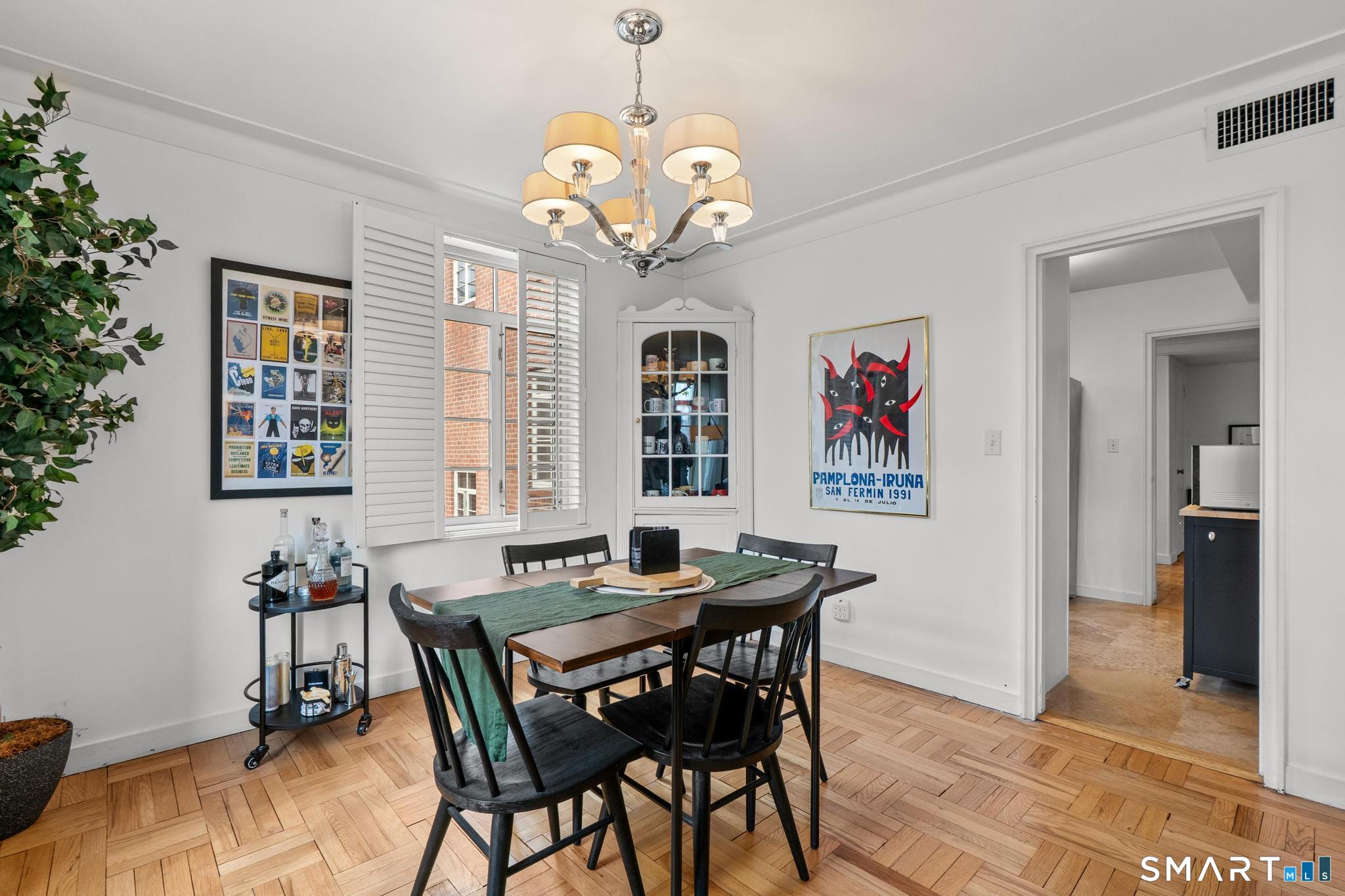 869 Farmington Avenue West Hartford CT 06119